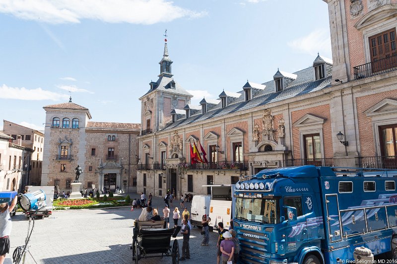 20160606_174326 D4S.jpg - Shooting a movie in Plaza Villa.  The intimate Plaza de la Villa is one of Madrid’s prettiest. Enclosed on three sides by wonderfully preserved examples of 17th-century barroco madrileño (Madrid-style baroque architecture: a pleasing amalgam of brick, exposed stone and wrought iron), it was the permanent seat of Madrid’s city government from the Middle Ages until recent years when Madrid’s city council relocated to the grand Palacio de Comunicaciones on Plaza de la Cibeles.